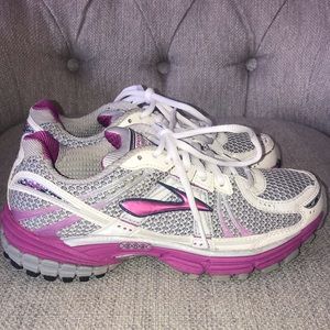 Brooks Adrenaline GTS 12 Running Shoes Size 7